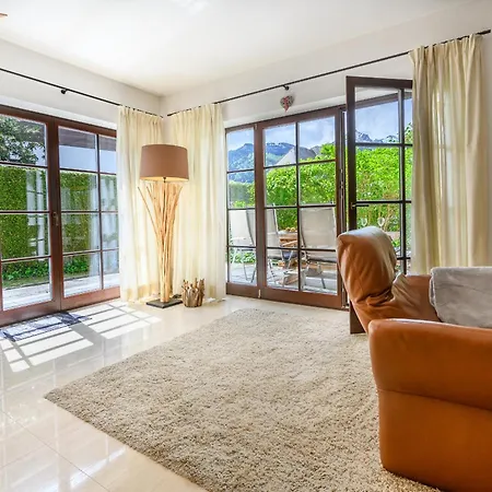 Haus Bergspitze Апартаменты Гармиш-Партенкирхен